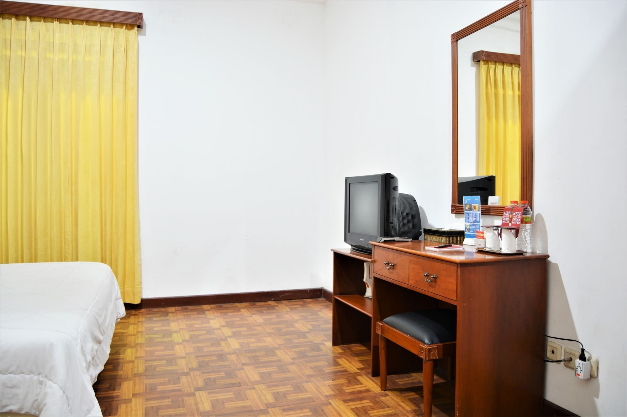 Zen Rooms Basic Cipanas Km.78 Bagian luar foto